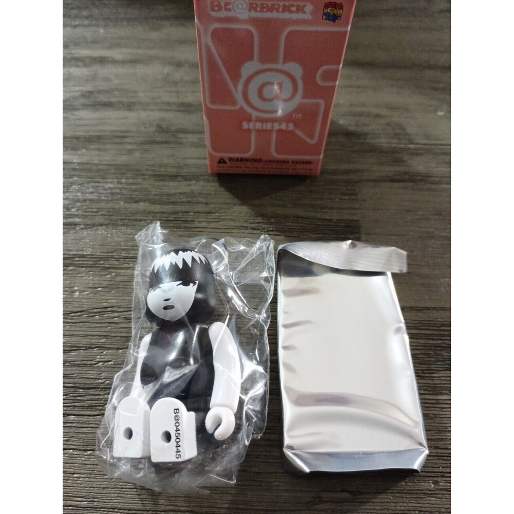 Bearbrick Series 45 100% Be@r Brick Horror Emily the Strange Open Box